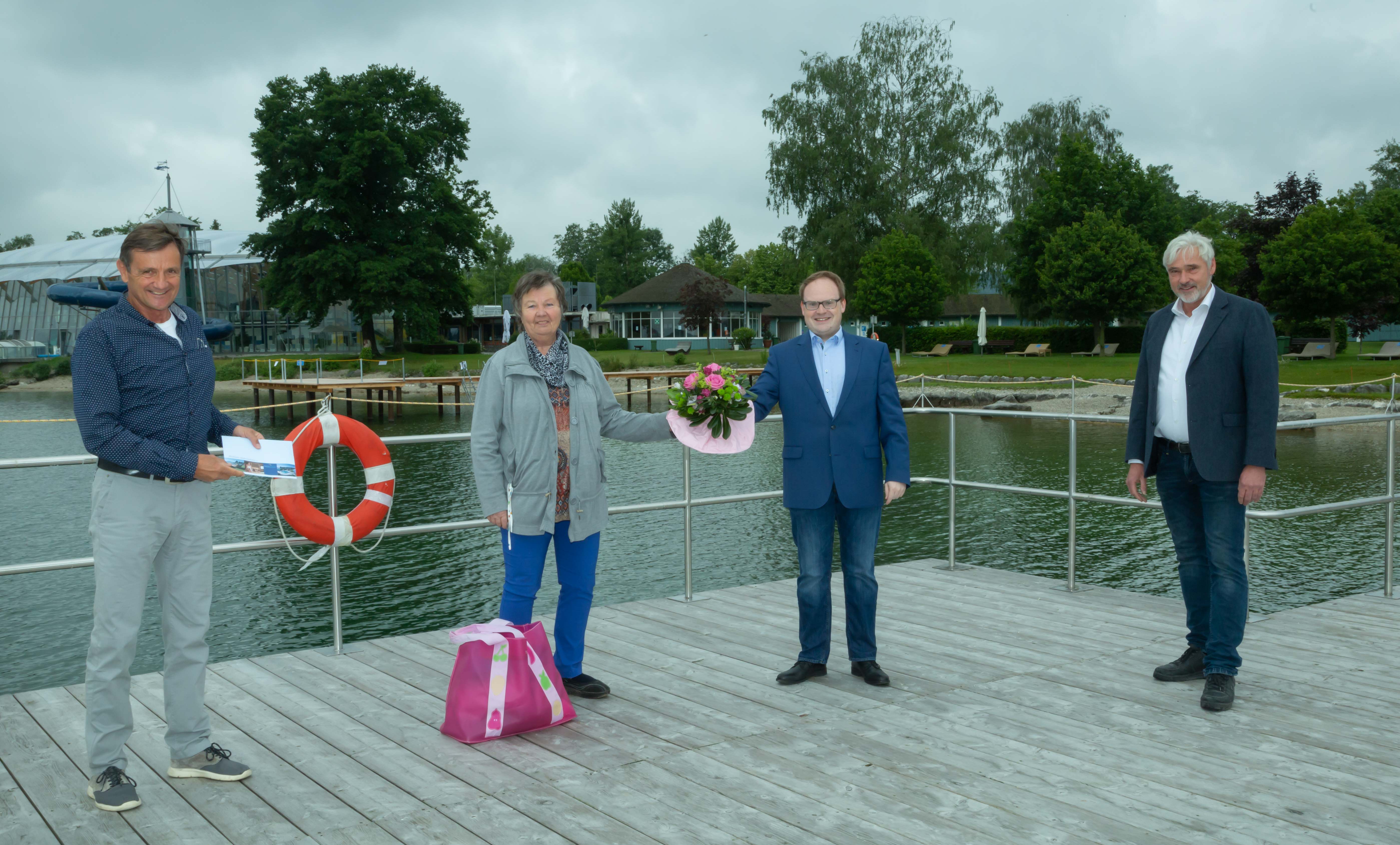 200610_begrüssung_erster_badegast_strandbad_prienavera_07_c-anita_berger_1_.jpg