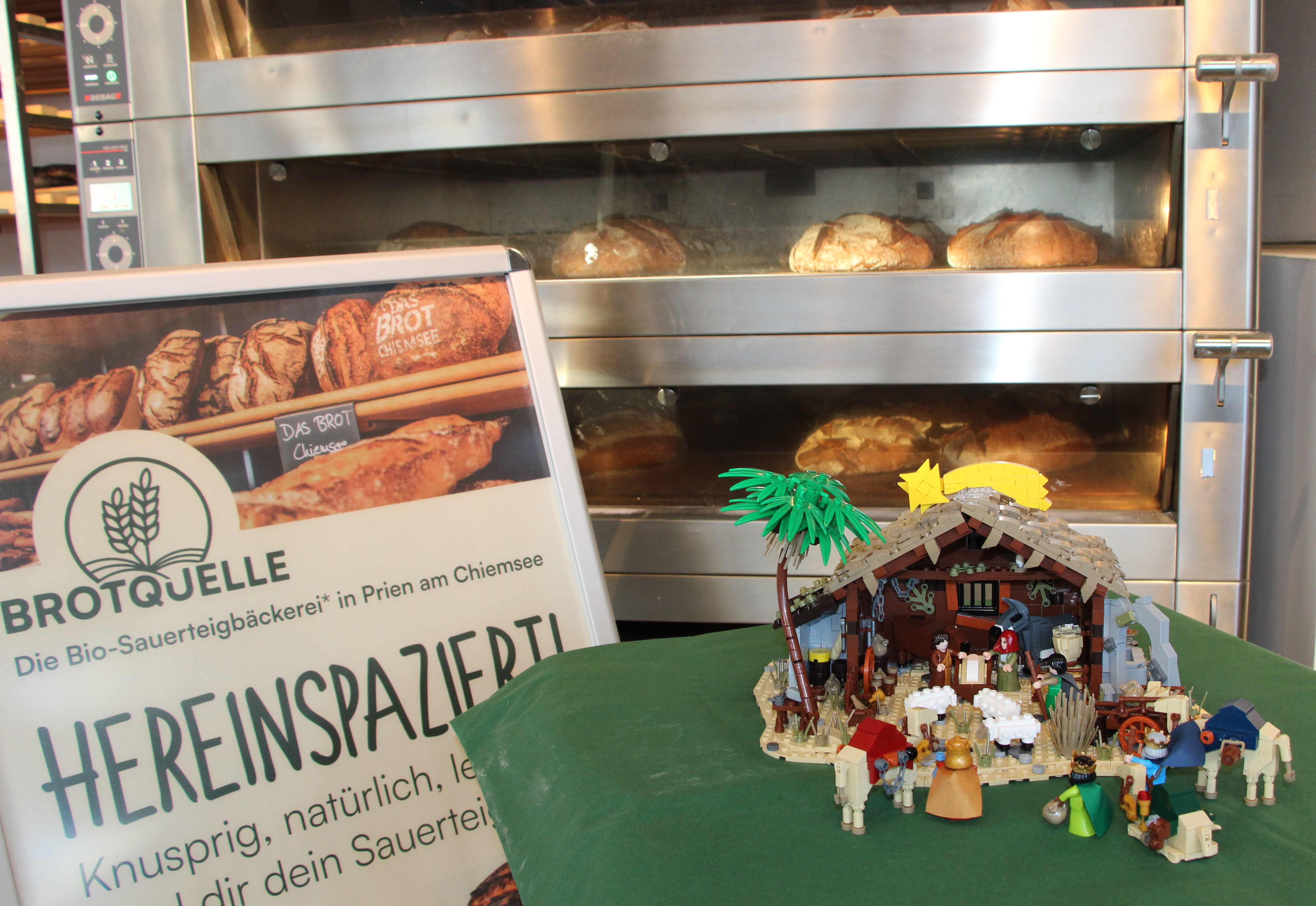 krippe_schaufenster_brotquelle_c-markt_prien_a._chiemsee.jpg
