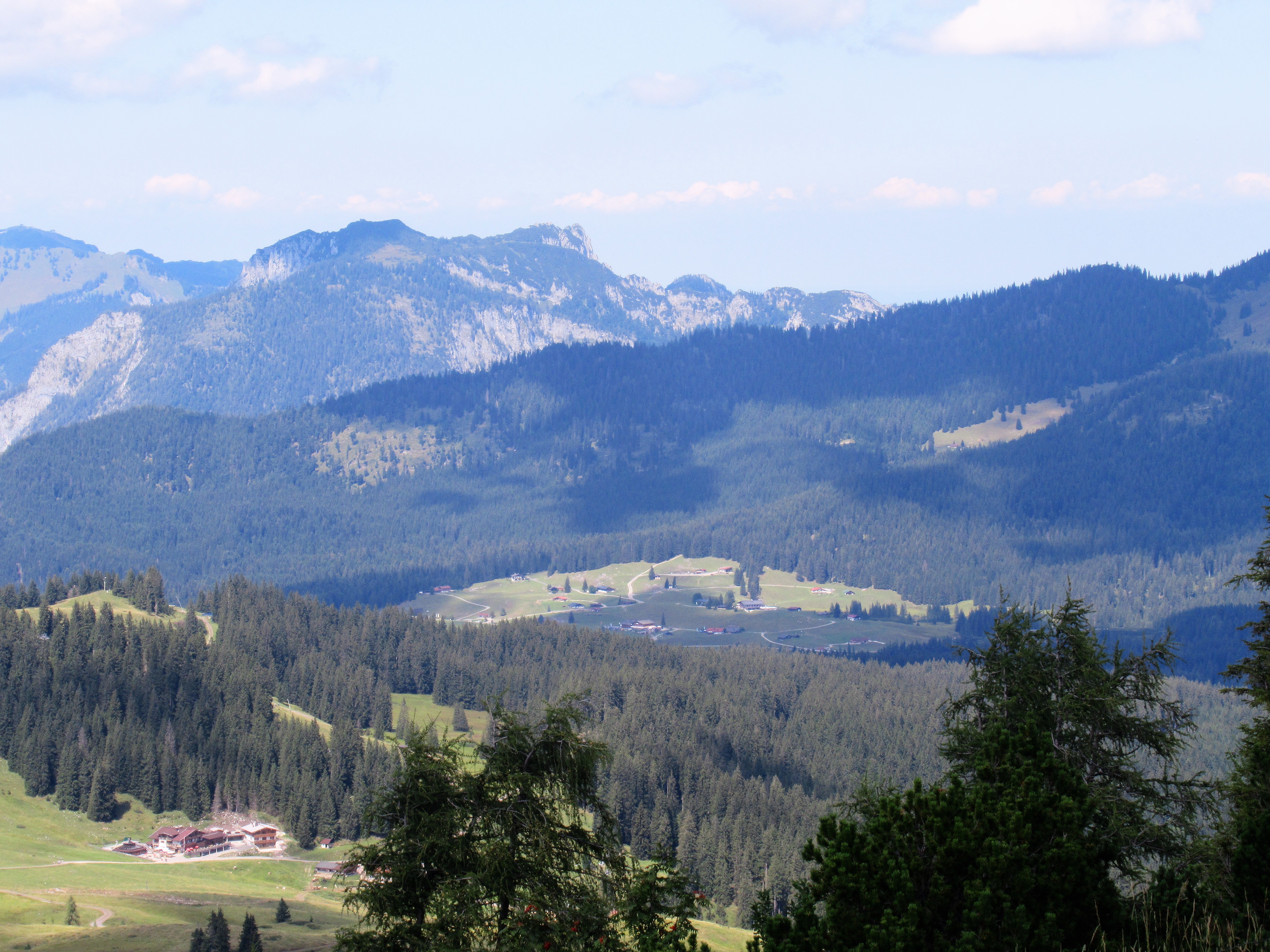 steinplatte_winklmoos_mit_hoerndlwand_von_der_steinplatte.jpg